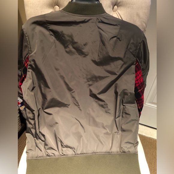 Green bomber jacket - Picture 3 of 3